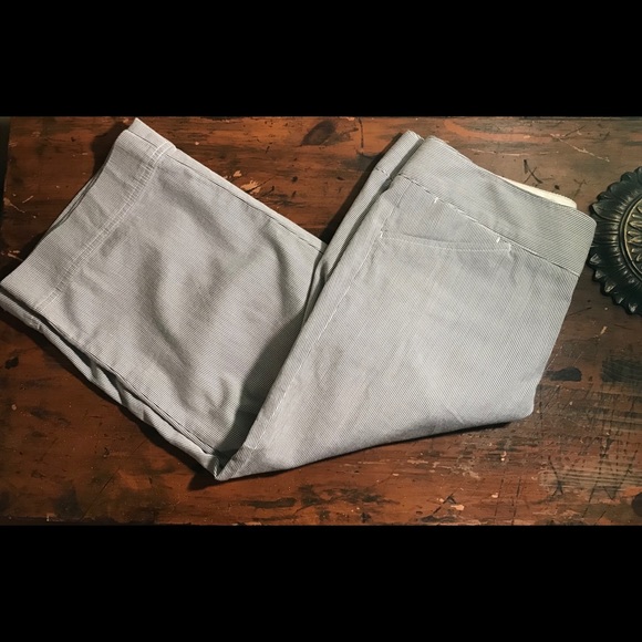 Dockers Blue and White Striped Size 4 Capri Pants - Picture 3 of 5